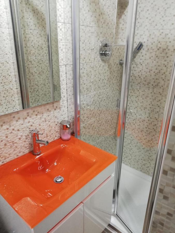 Bed&Shower Moscavide -Self Check-In Buitenkant foto